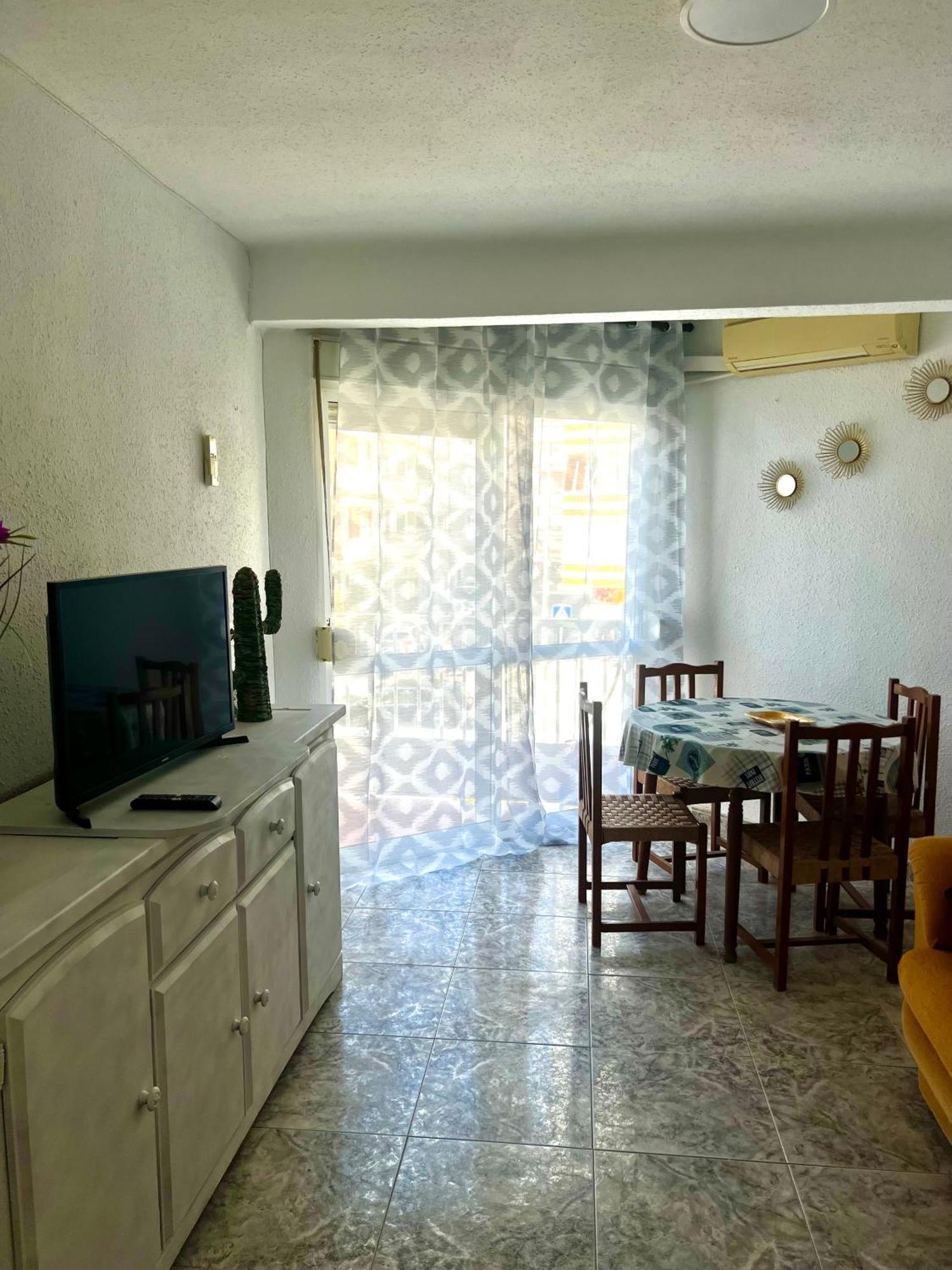 Apartamento 3 Habitaciones En Torre Del Mar A 50 Metros De La Playa Buitenkant foto